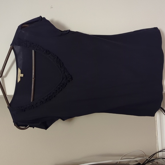 RW&CO. Black Embellished V-neck T-shirt - Picture 1 of 6